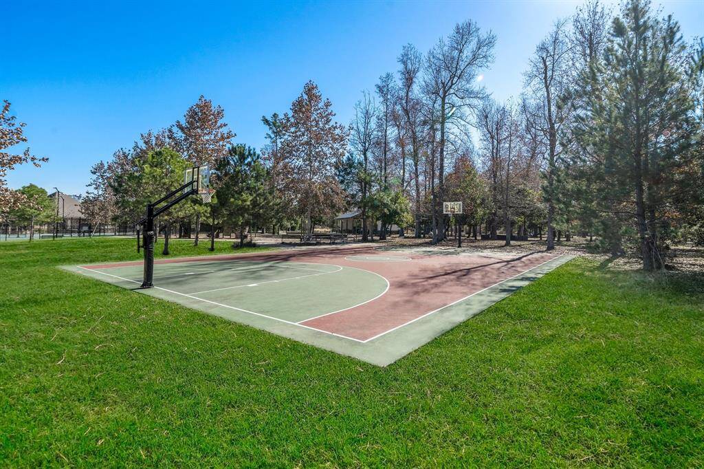 Harmony Creek basketball courts shared by the neighborhood