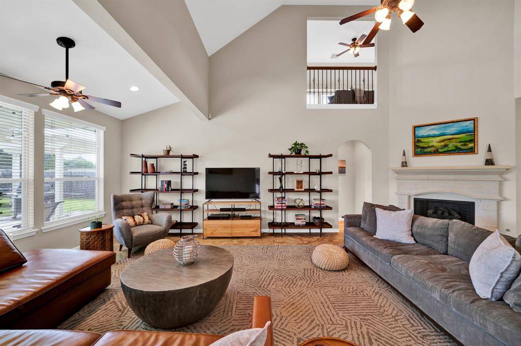 High ceilings, ample natural lighting and the best floor plan for entertaining!