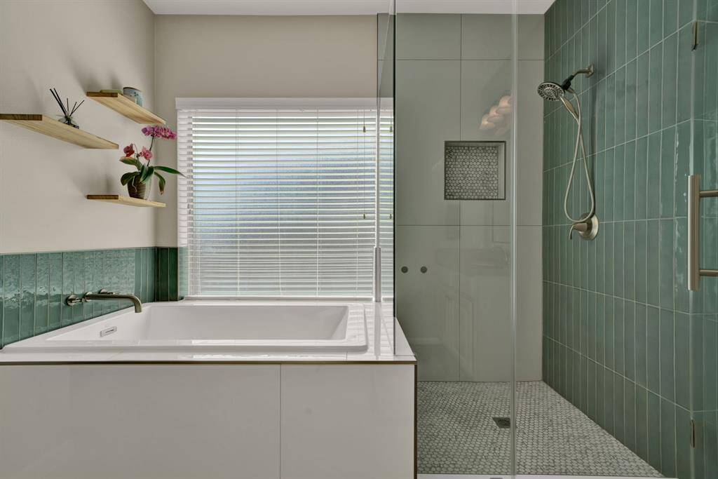 Updathed primary bath and shower!