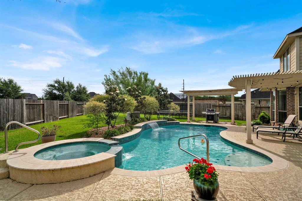 This is the perfect backyard for entertaining!