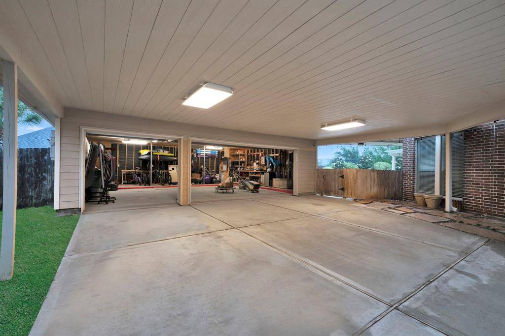 3 car garage