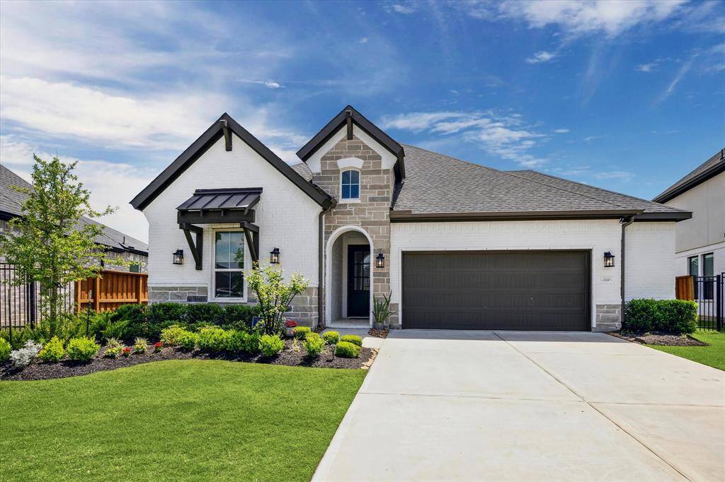 Beautiful BETTER THAN NEW 2021 Toll Bro home on Cul de Sac lot in award-winning Woodsons Reserve