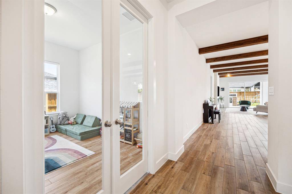 Electric fireplace adds an element of modern sophisitication