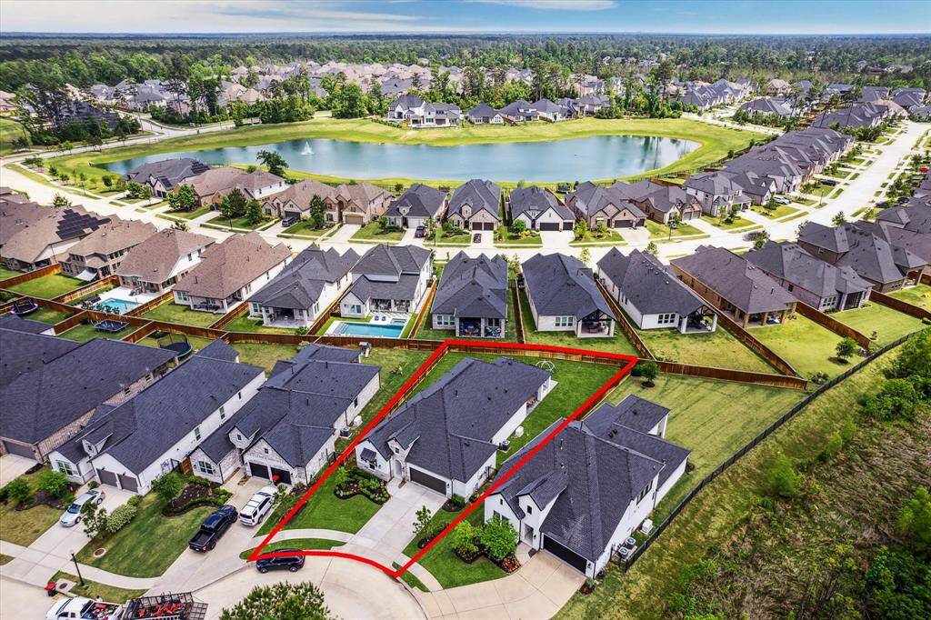 Home is walking distance to nearby lake, trails and WR amenities