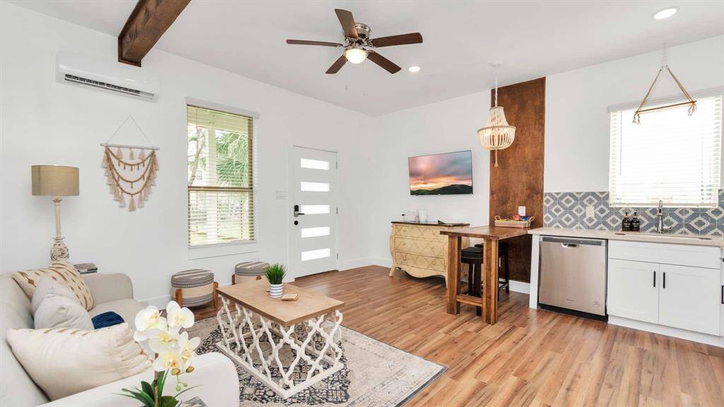 Introducing Capri Another fantastic 2bd/2ba with 784 sqft.