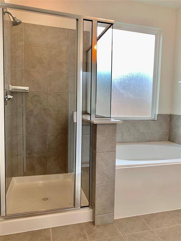 Separate shower and soaking tub