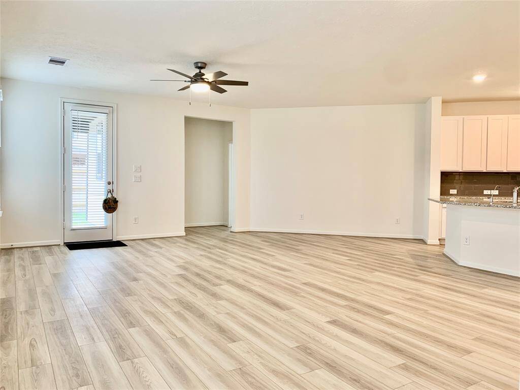 Great open concept floor plan