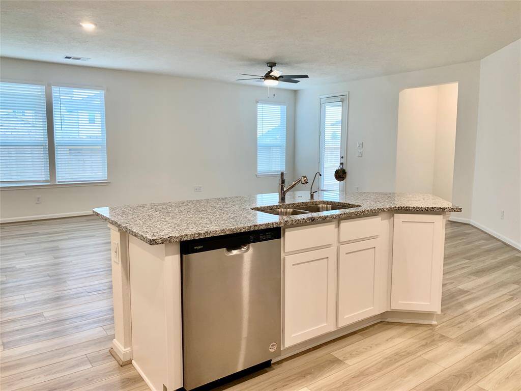 Huge island with ample storage