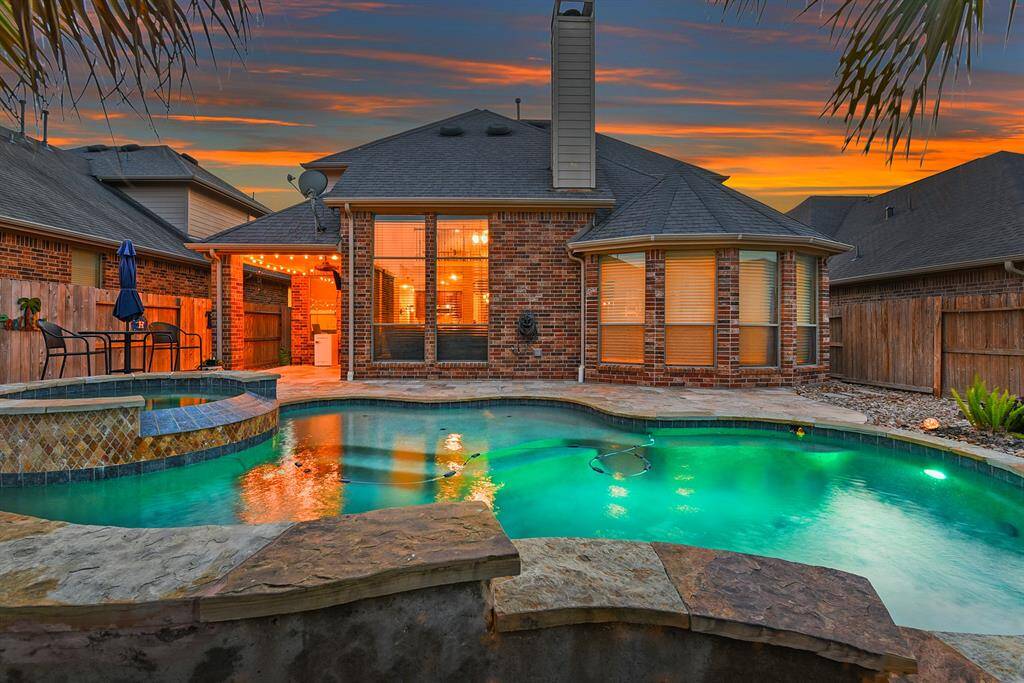 Welcome home to this stunning two-story residence, perfectly situated on a quiet cul-de-sac street. This property offers your very own private oasis, with an expansive backyard that’s an entertainer’s dream. Enjoy a spacious patio, a luxurious saltwater pool and spa, all surrounded by beautifully low-maintenance landscaping.