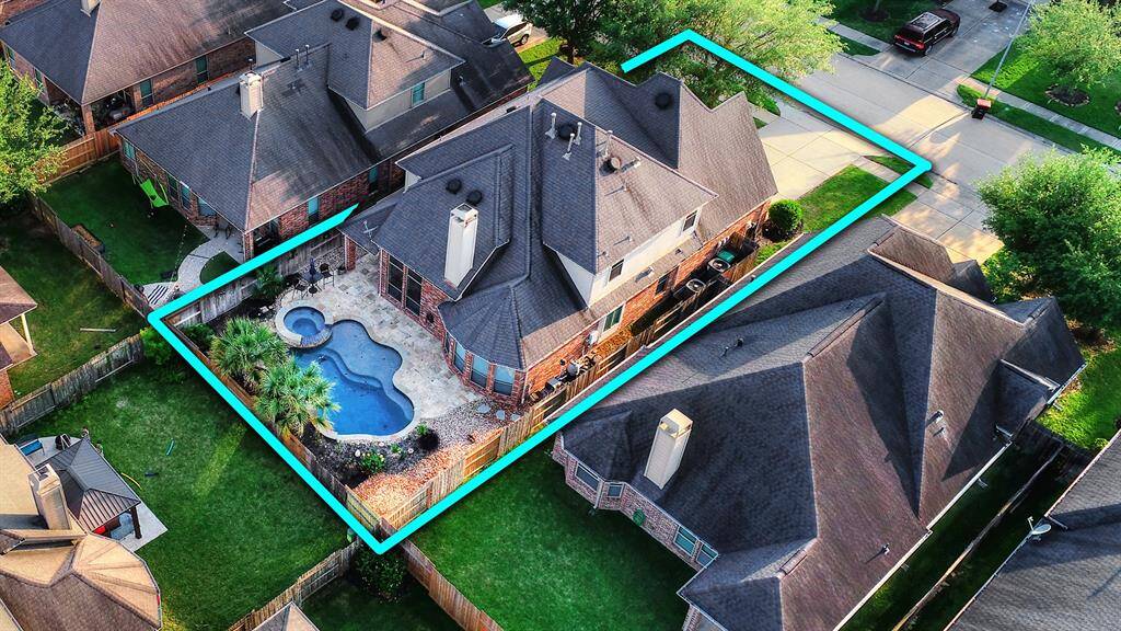 This home is situated on a peaceful cul-de-sac lot, offering added privacy and minimal traffic, making it the perfect spot for a serene and safe living environment.