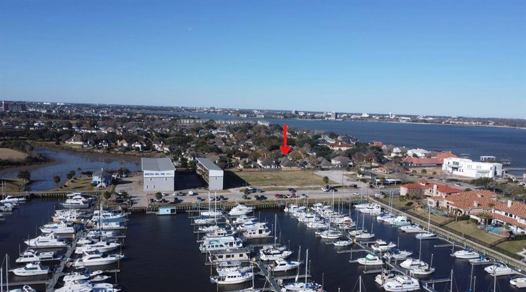 View from above looking at the property location and proximity to marina..you can rent a slip and have your boat right behind you or keep it in a dry stack boat storage!