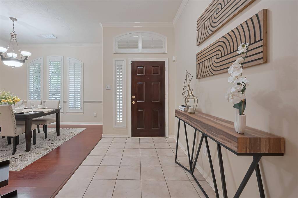 looking back towards front door