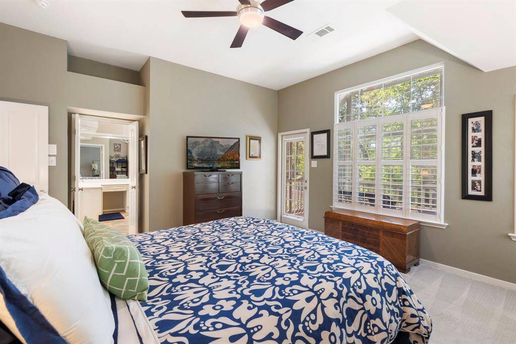 The views when you wake up overlooking the woods are gorgeous.