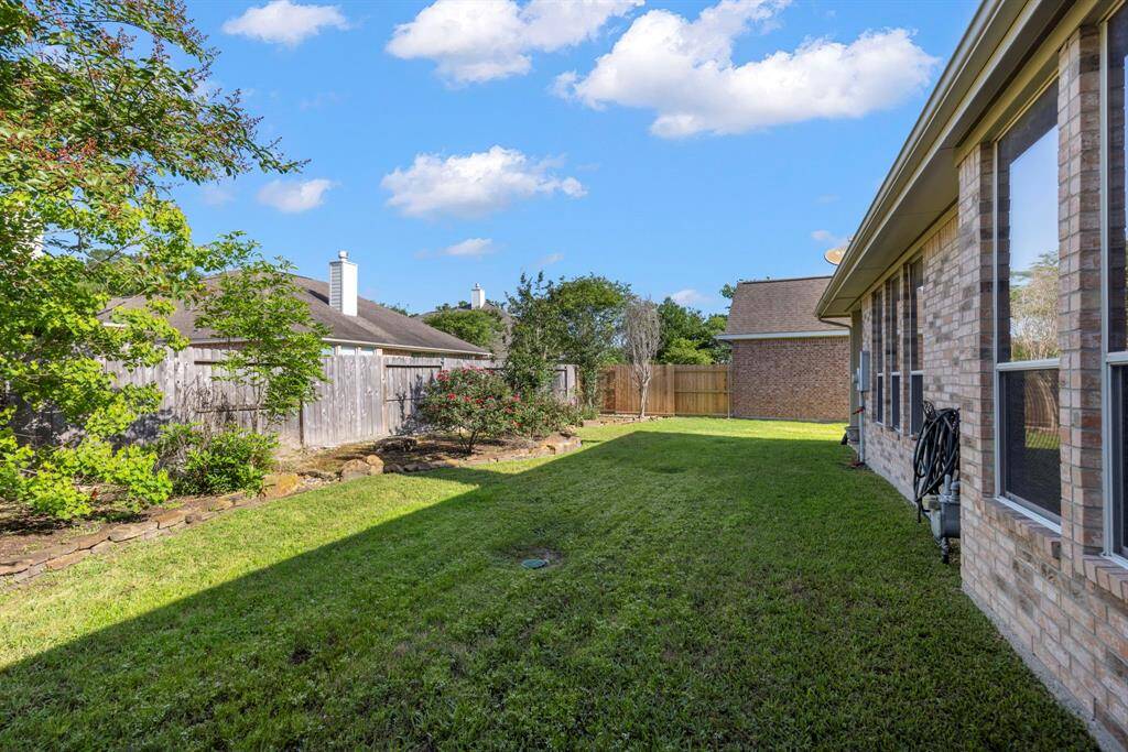 Make the backyard your own personal oasis, while the HOA takes care of the front lawn for easy, low-maintenance living.