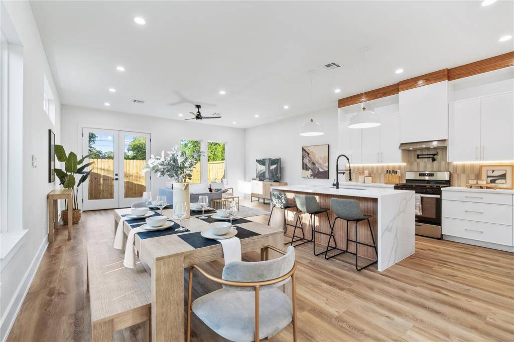 Welcome to a Brick and Stone & Nima Homes masterpiece in Third Ward beautifully crafted by Viarq Designers. Step inside and explore the epitome of modern living, where luxury meets comfort in every detail.