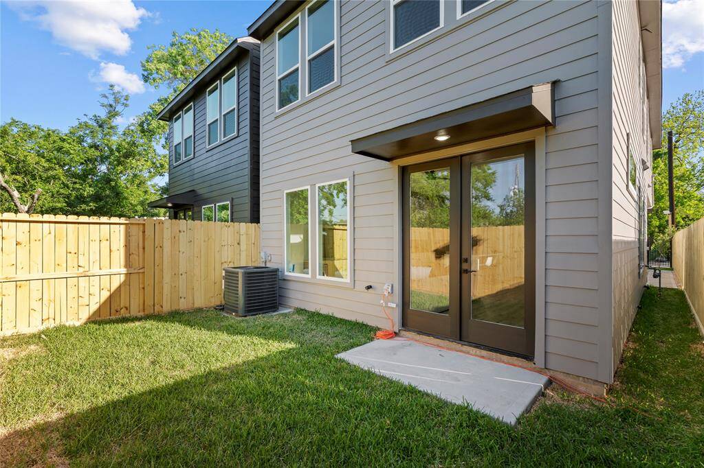 A rare find in the city, this spacious backyard offers the perfect balance of privacy and functionality, ideal for entertaining, relaxing, or enjoying outdoor activities.