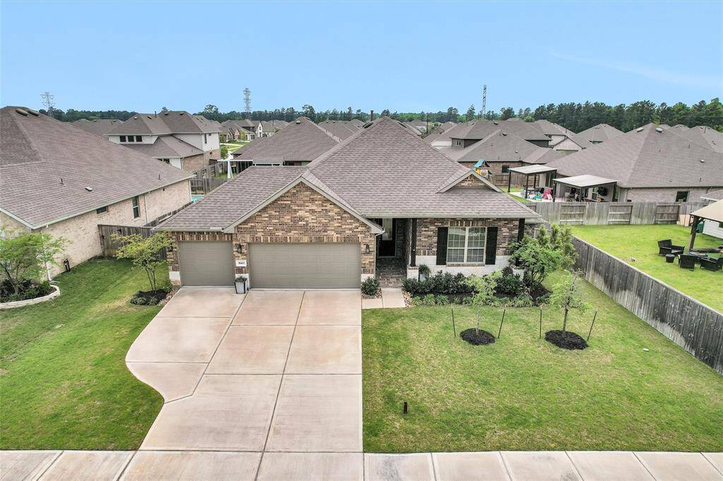 Raleigh Creek is a beautifully maintained and sought-after community in Tomball, known for its friendly atmosphere and convenient location. Residents enjoy walking trails, a community park, and tree-lined streets that are perfect for evening strolls or weekend bike rides.