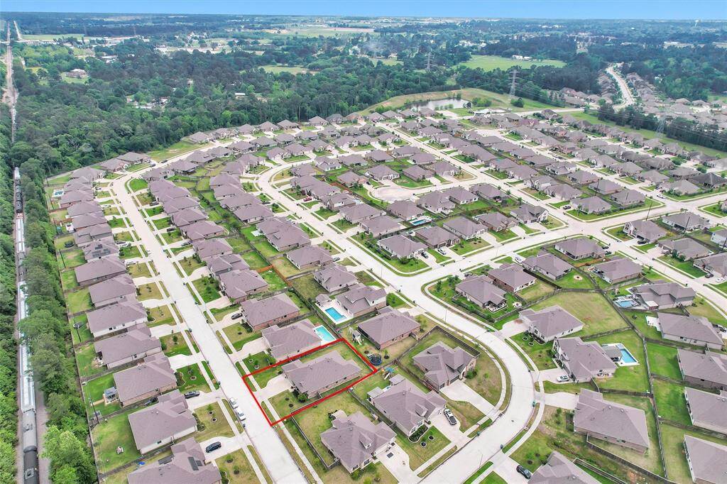 Zoned to highly rated Tomball ISD schools, this neighborhood is ideal for families who value top-tier education. Just minutes from vibrant shopping, dining, and entertainment in Tomball, and with easy access to Hwy 249 and Grand Parkway, commuting is a breeze while still enjoying a quiet, suburban lifestyle.