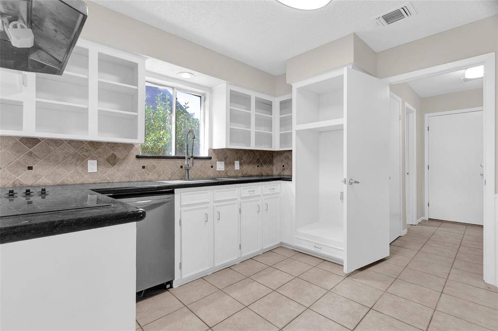 Select your own appliance wall...oven? microwave? air fryer? to be installed at closing.  ($1k credit toward appliance purchase and installation included by seller)