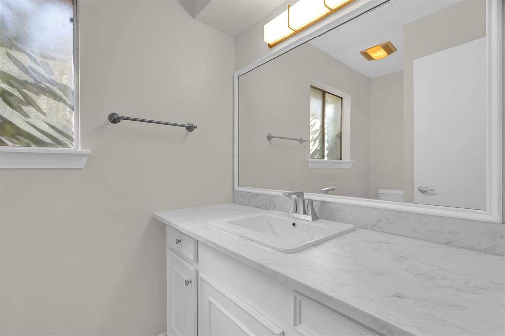 The half bath off the kitchen is looking super clean and fresh.  Are you keeping it neutral and clean or thinking of adding a fun twist in here?