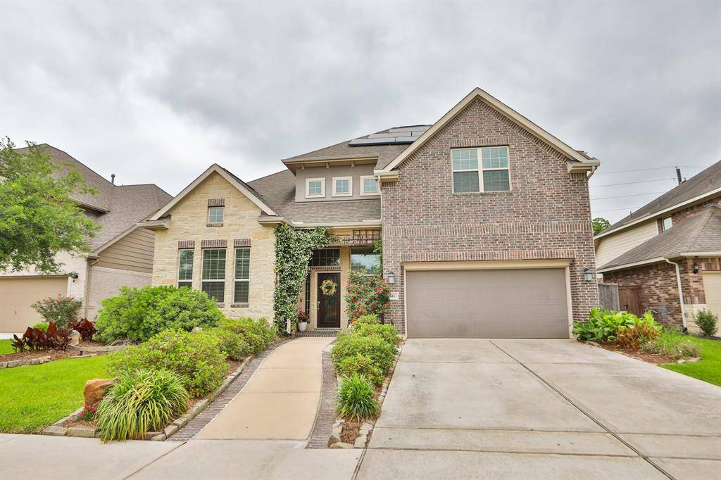 What a lovely family home!