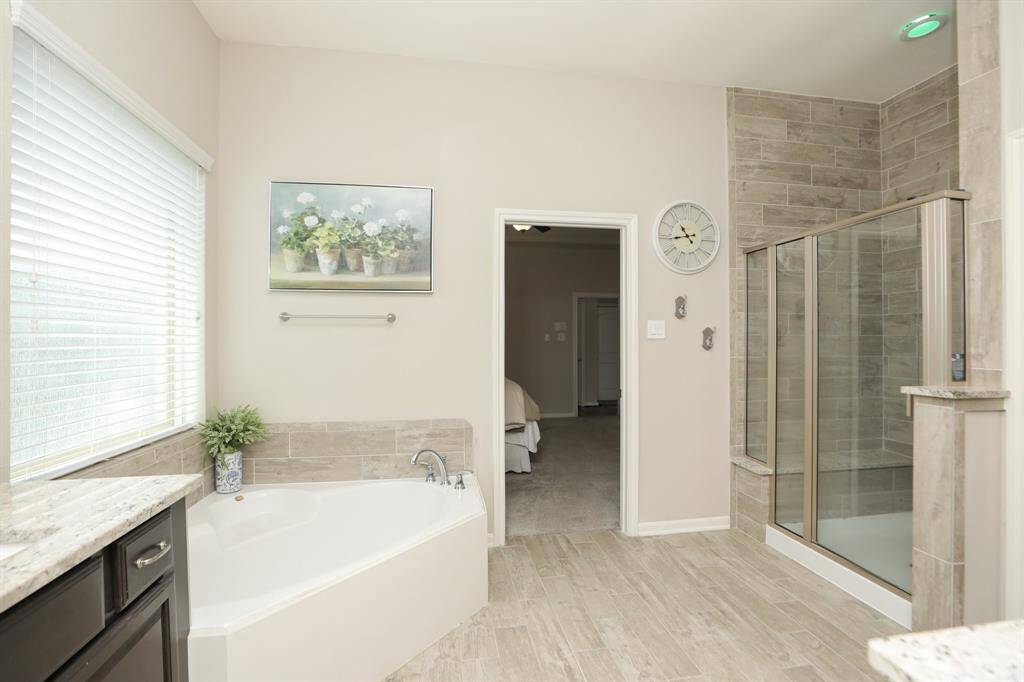 And of course a nice walk in shower