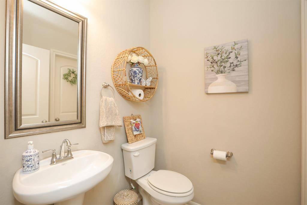 1/2 bath so convenient for guest