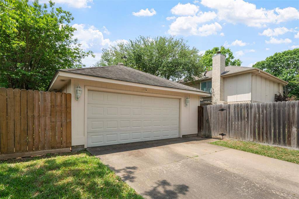 2 Car Detached Garage