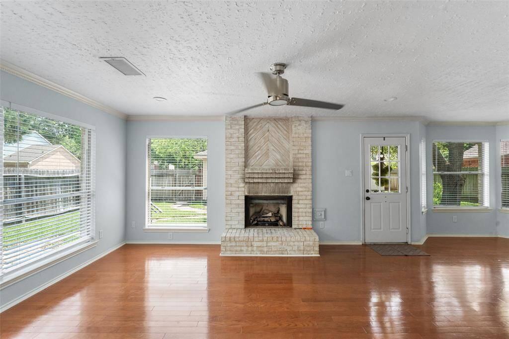 Ready for new owners to make new memories here.