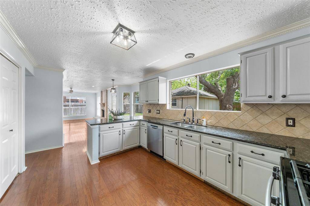 Love the big windows and brightness of this home!