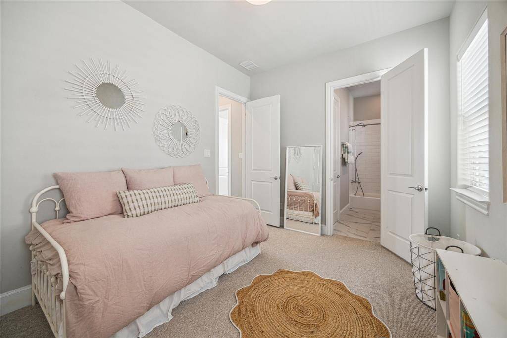In this photo you can see the shared Jack & Jill bath.