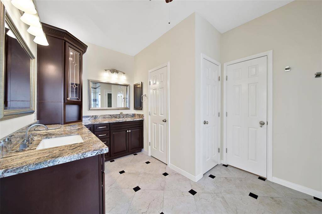 View of primary bathroom :2.