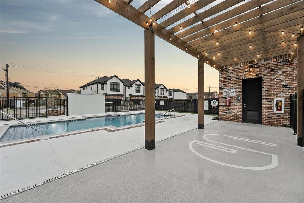 Community Pool & Pavilion - Uptown District