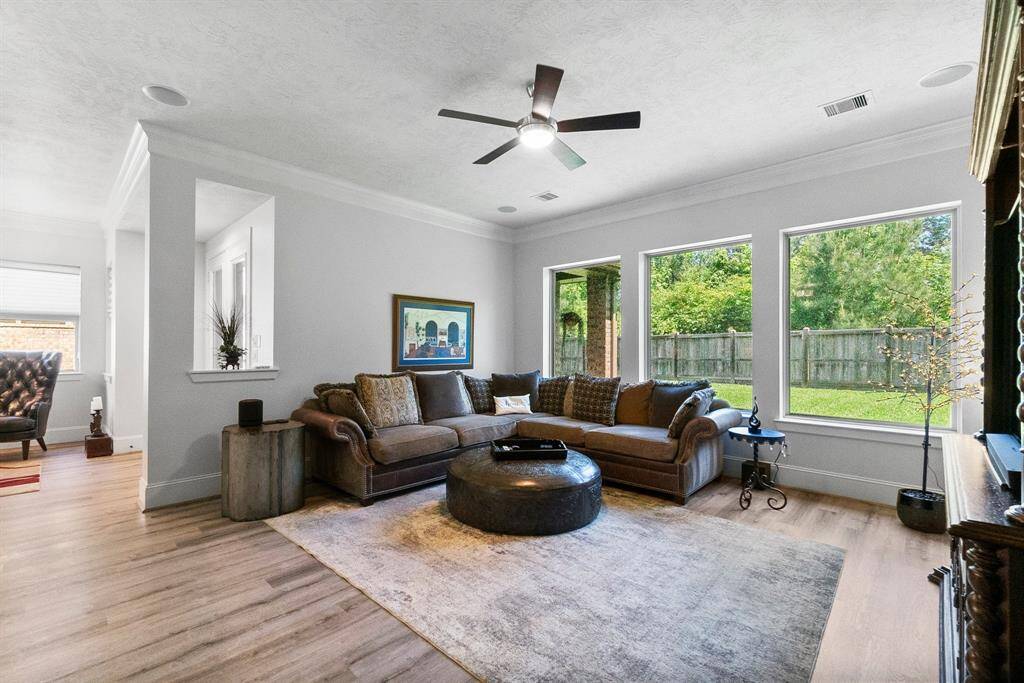 kitchen, family room on right