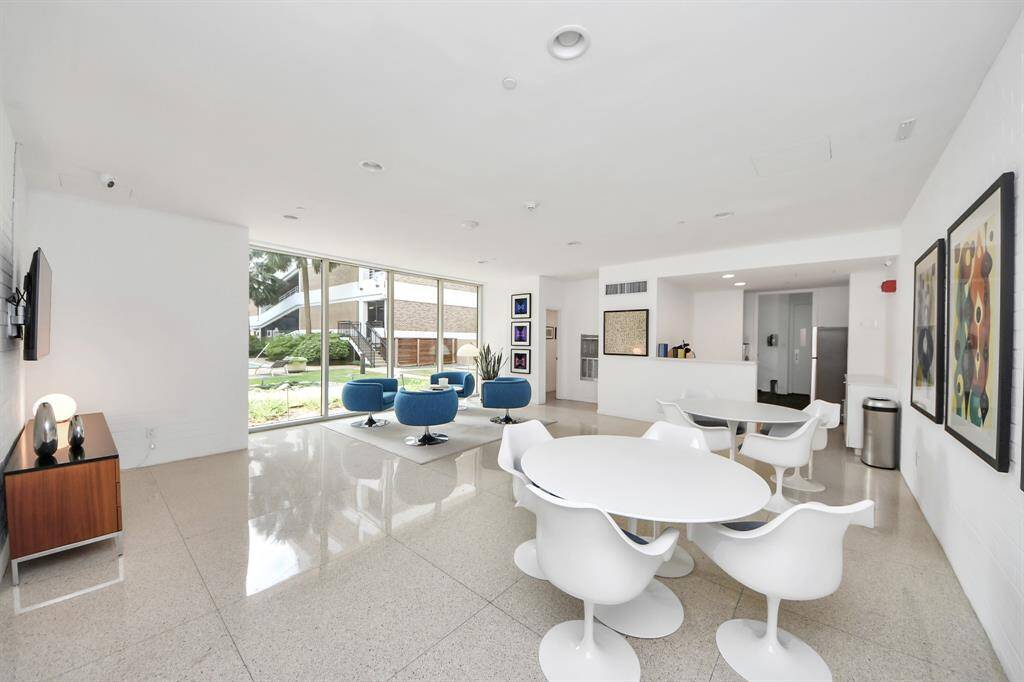 One of the two resident lounges is styled with mid-century modern furniture. Great gathering spot!
