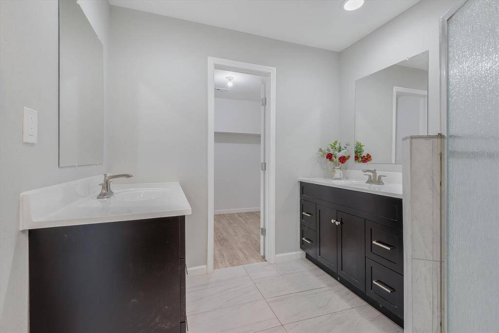 Master bath with walk-in closet