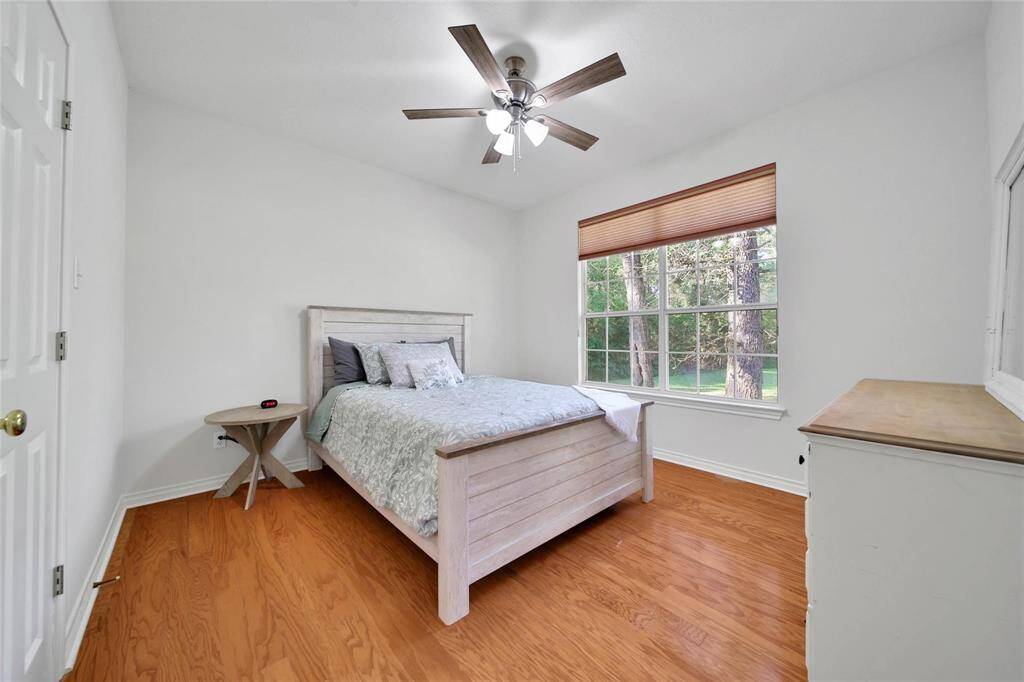 Secondary bedroom