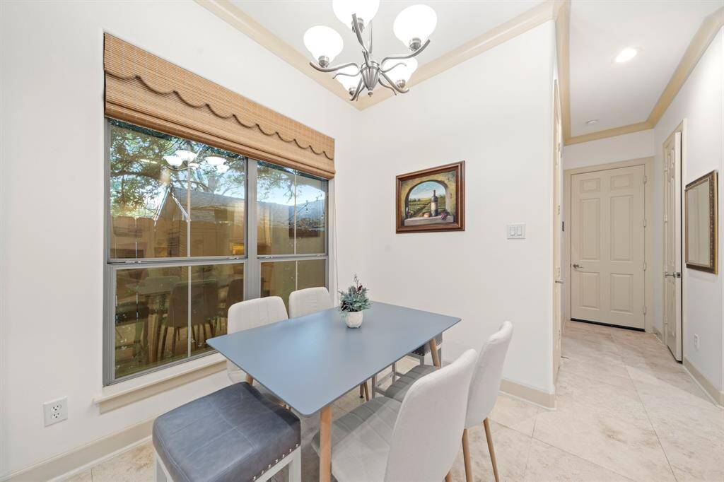 Breakfast area open to kitchen and family room