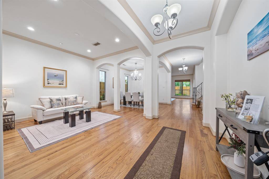 Step into this lovely home with wide Foyer and Arched niche