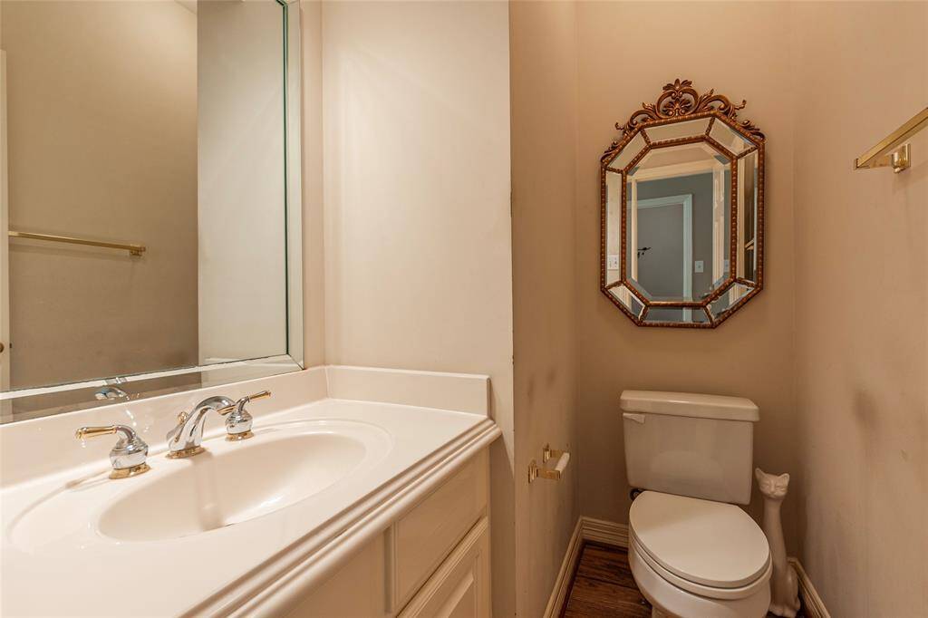 Half bath on the 1st level .