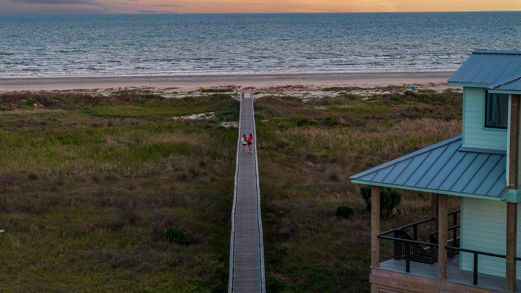 Skip the crowds with convenient, private access to the shoreline.