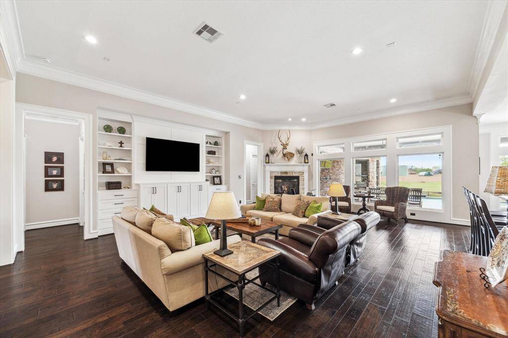 Designed with intention, this home offers 3 spacious bedrooms, each with its own en-suite bathroom for ultimate privacy and convenience.