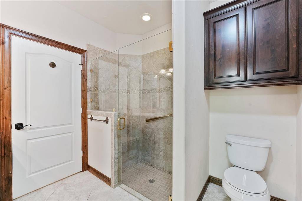 Secondary bathroom