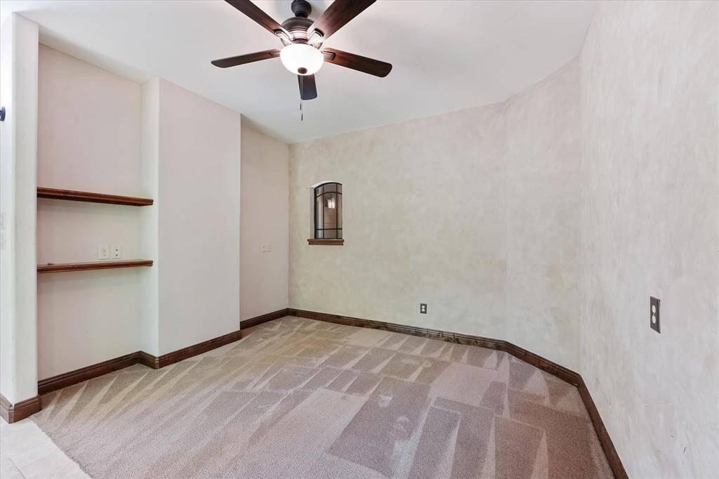 Secondary bedroom