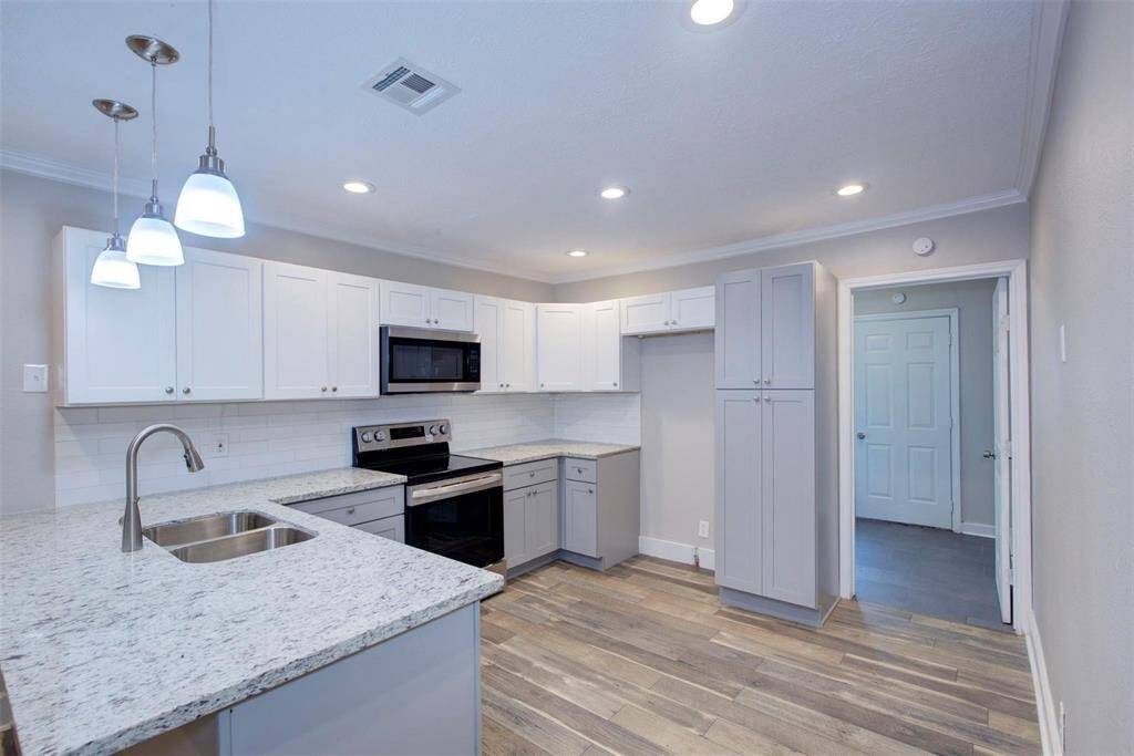 Beautifully updated Kitchen