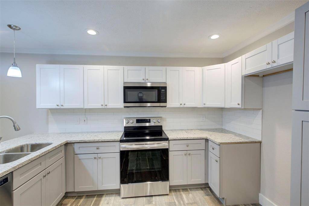 lots of storage with electric oven and built in microwave oven