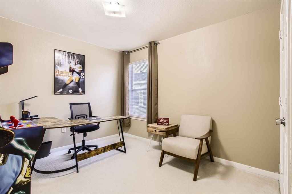 Secondary bedroom #2 (currrenty used as an office)