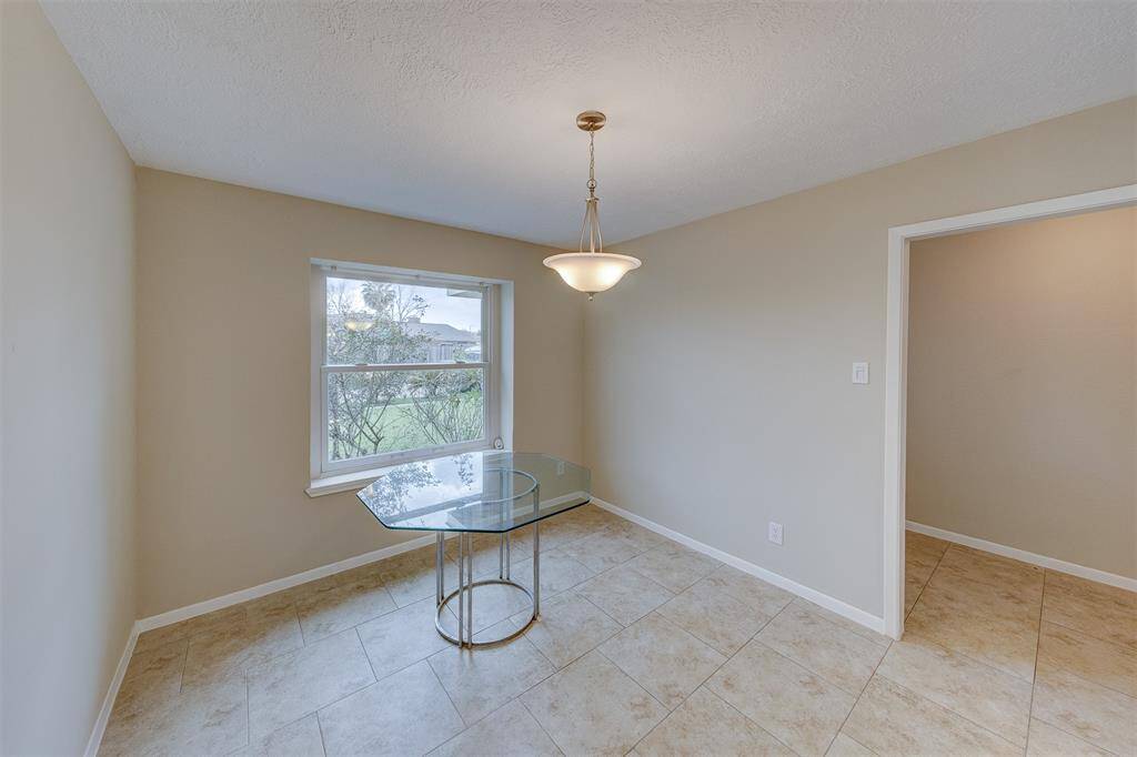 Large breakfast area