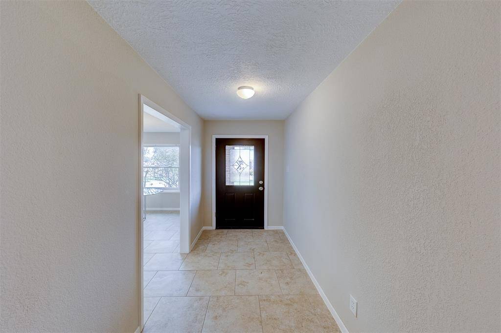 Roomy entranceway