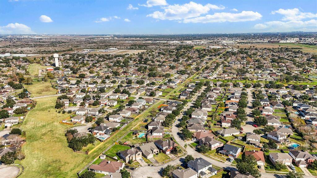 Larger lot with no rear neighbor! Excellent for privacy and flexibility. Lot has a easy to utilize shape.